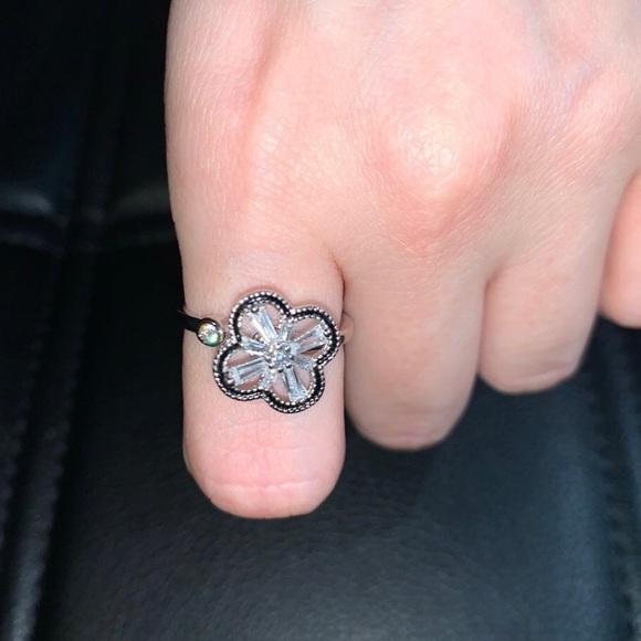 Fashion Jewelry Zircon Rotating Clover Electroplated Copper Fidget Ring 🍀 - Picture 1 of 3
